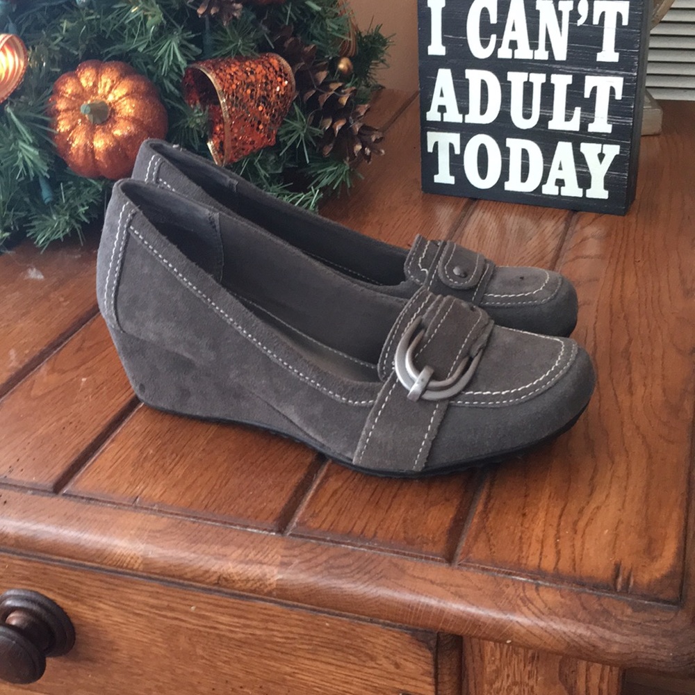 Kelly & Katie gray wedges